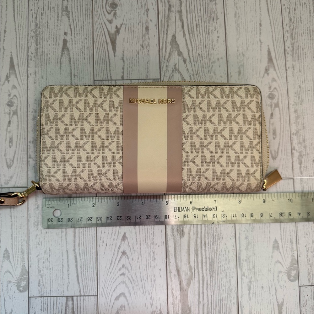 Michael Kors Beige and Blush Signature Zip Wallet